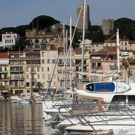 Ferretti 36 ' Bateau à Quai Vieux-port Festival La Croisette * Cannes